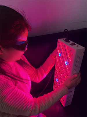 kupować 600W Red Light Therapy Panel with 120 LEDs 8 Wavelengths for Pain Relief produkcja internetowa